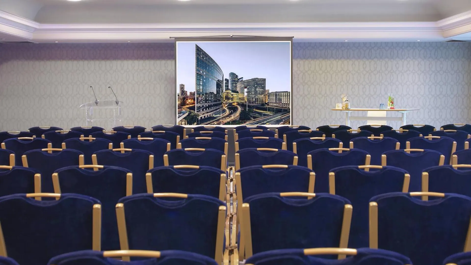 Renaissance Paris La Defense Hotel Puteaux